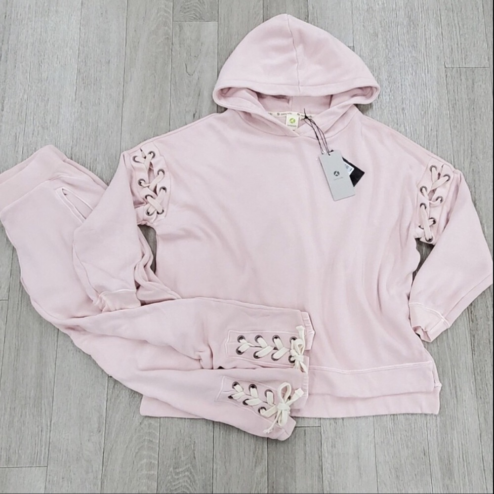 Avocado hoodie and jogger set! - Picture 13 of 14